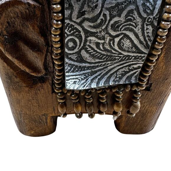 Wooden Craved Set of 2 Elephants With Bead Work Some Damaged Good Condition - Picture 3 of 7